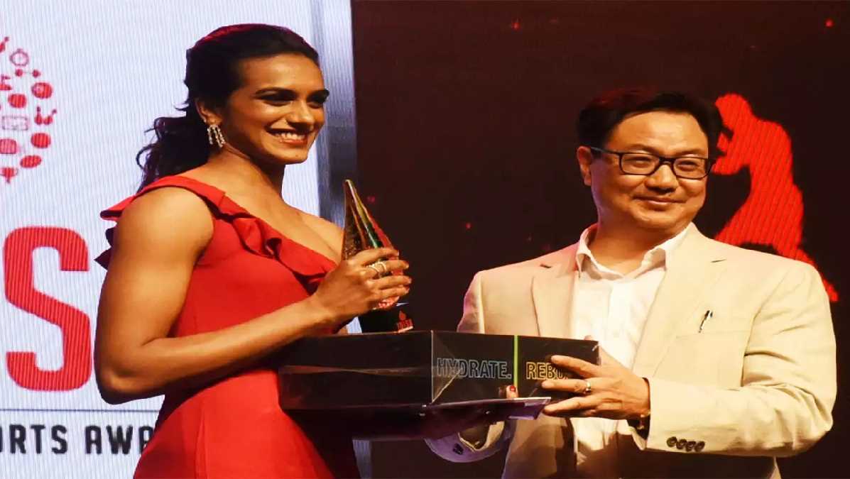 किरण रिजिजू ने पीवी सिंधु को दी जन्मदिन की बधाई